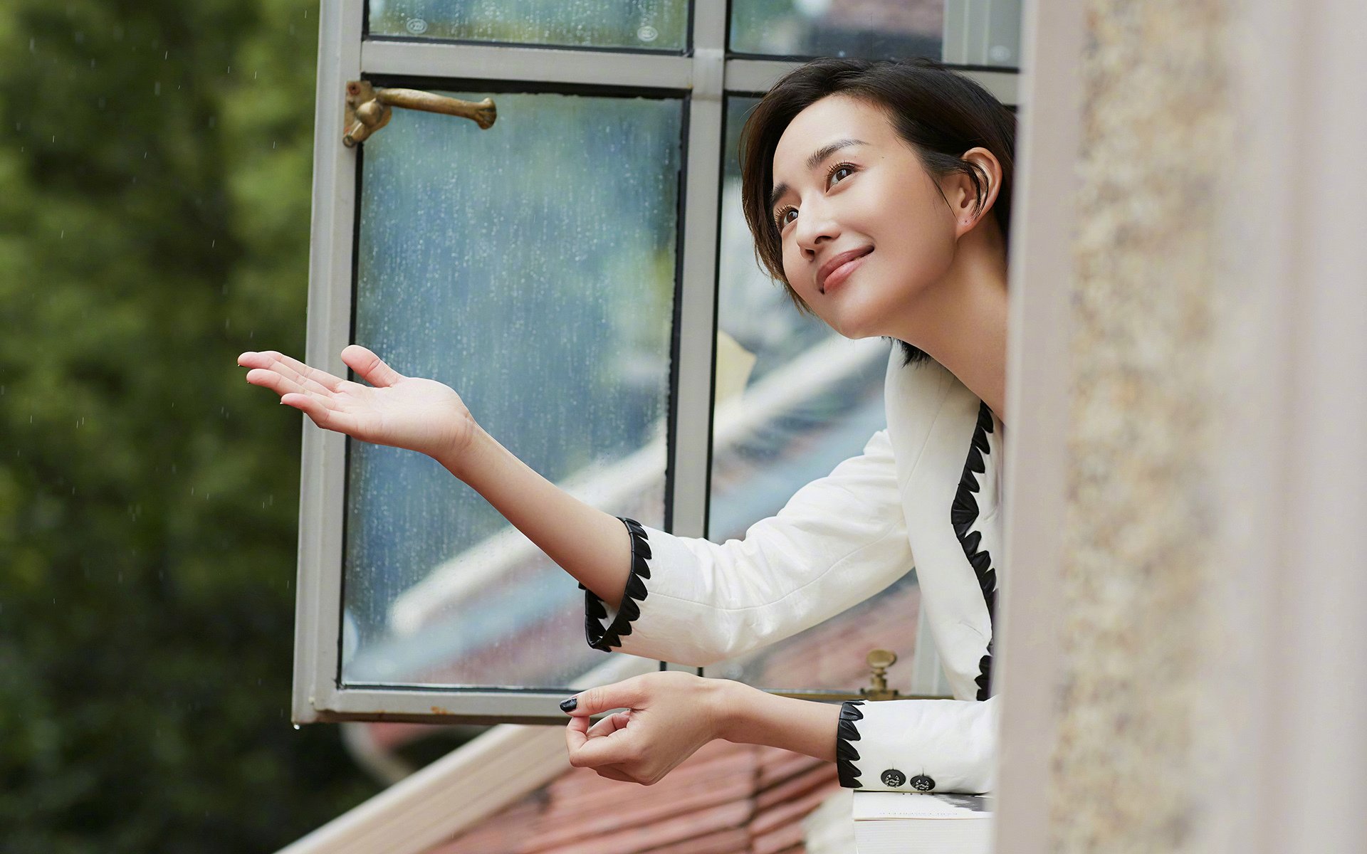 凯蒂·莱德基稳健掌控比赛节奏,凯蒂芬得莱