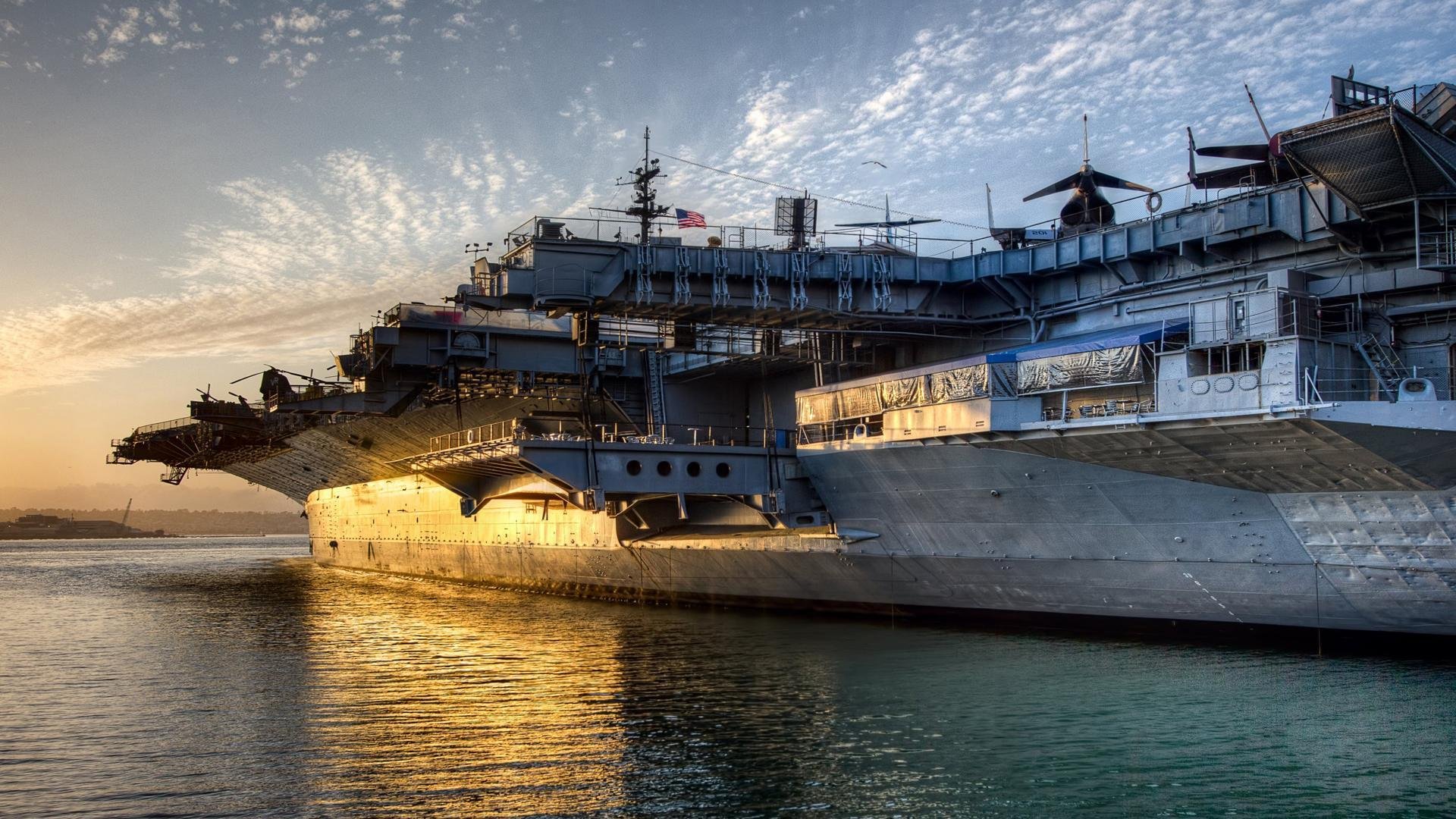 乐鱼体育app官网-蛙泳中程突尼斯节奏掌握得当，蛙泳竞速视频